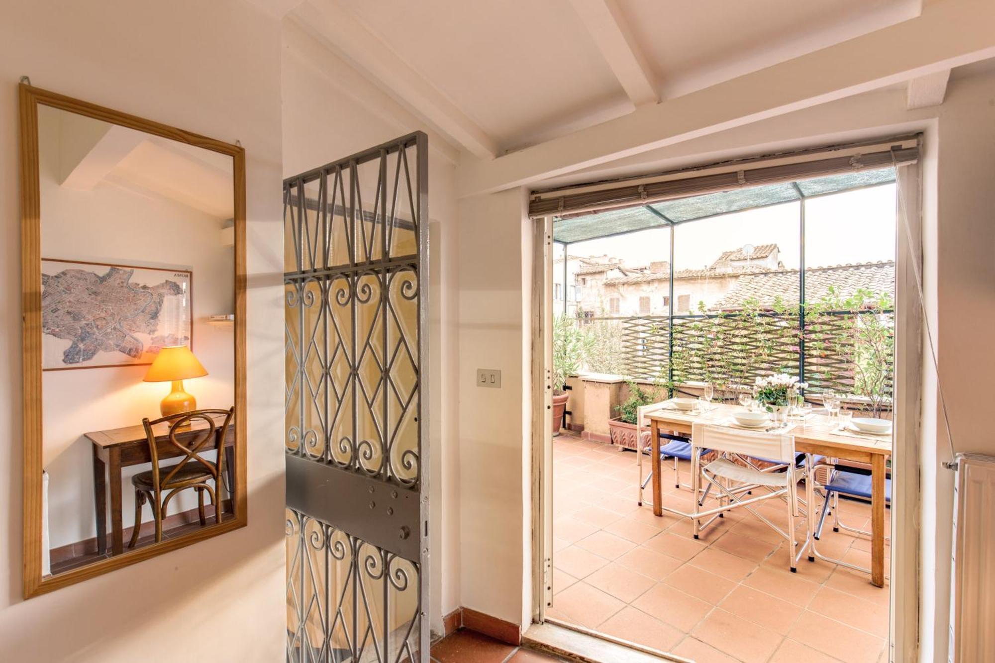 Apartamento Amazing Penthouse With Terrace Near Navona Square *